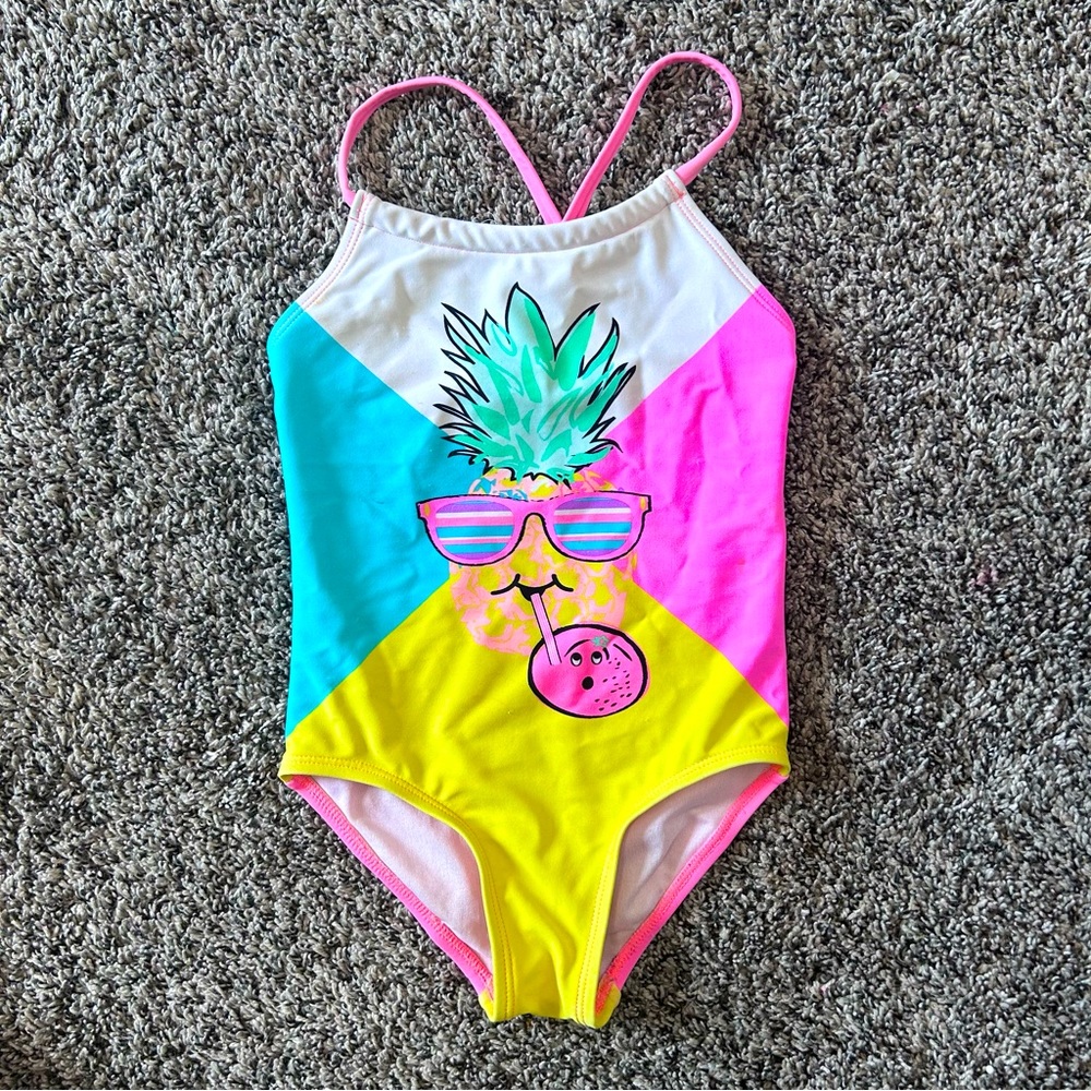 Girls‎ One Piece Swimsuit Size 4